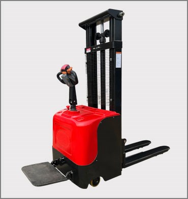 站駕式全電動(dòng)堆高車(chē)